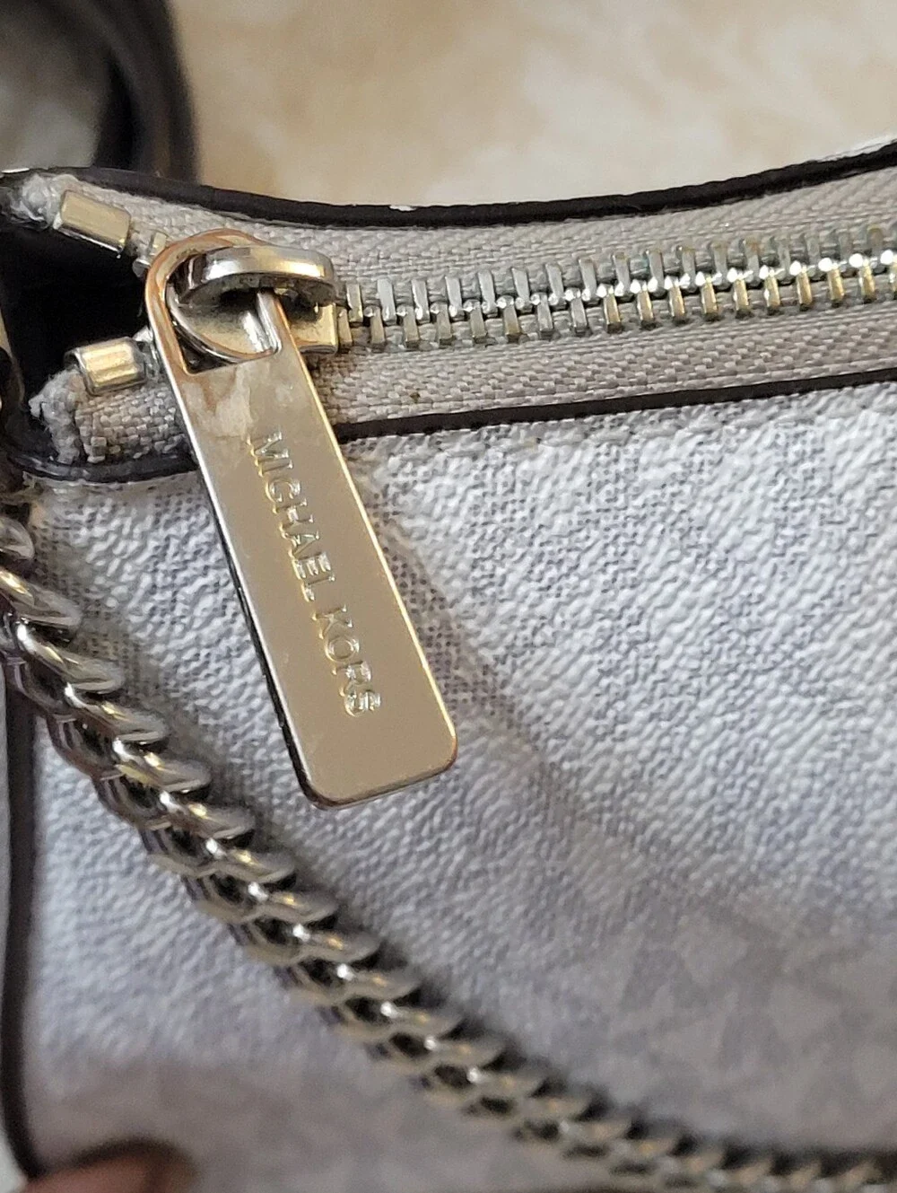 MICHAEL KORS JET SET TRAVEL MEDIUM ZIP POUCHETTE CROSSBODY BAG EUC